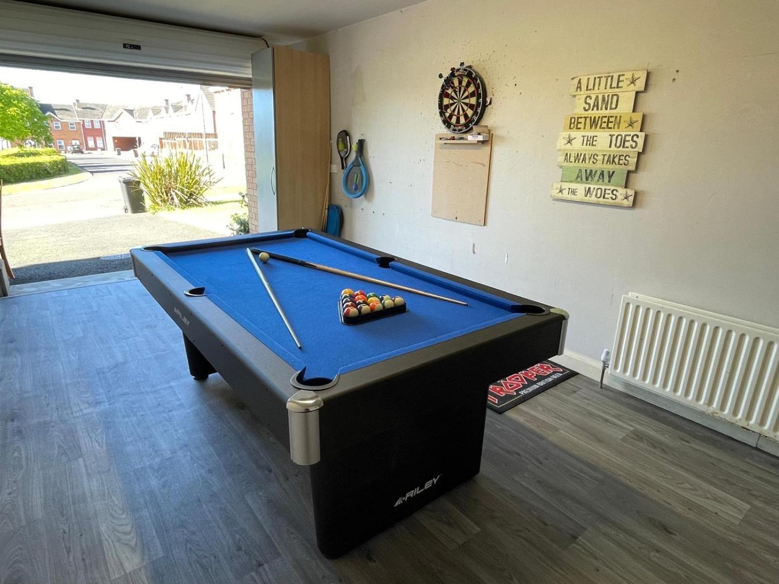 Luxury Portrush Holiday Homes - The Green, Portrush Sleeps 12 - 5 Bedrooms 외부 사진